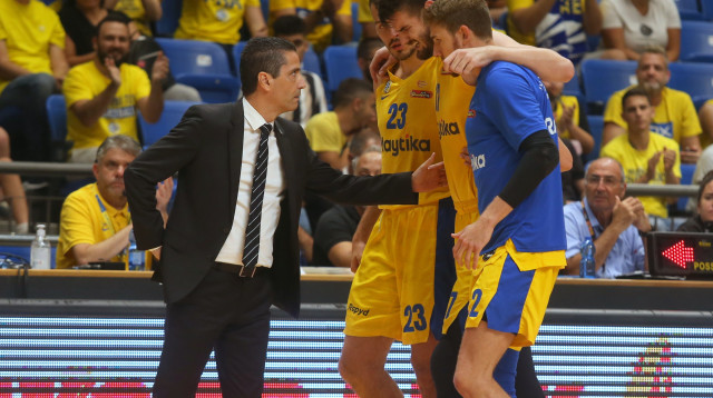 דרגאן בנדר, יאניס ספרופולוס (צילום: קובי אליהו)