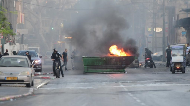 מהומות ביפו (צילום: אבשלום ששוני)