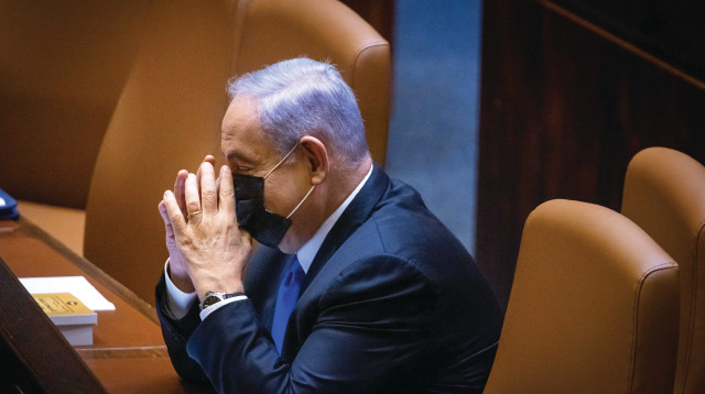 בנימין נתניהו במליאת הכנסת (צילום: אוליבייה פיטוסי, פלאש 90)