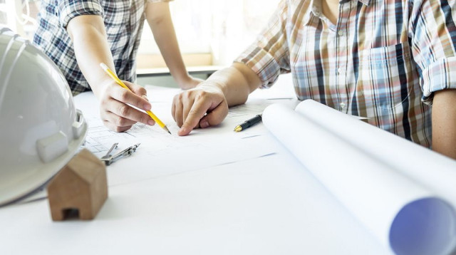 בניה בבית משותף (צילום: ingimages.com)