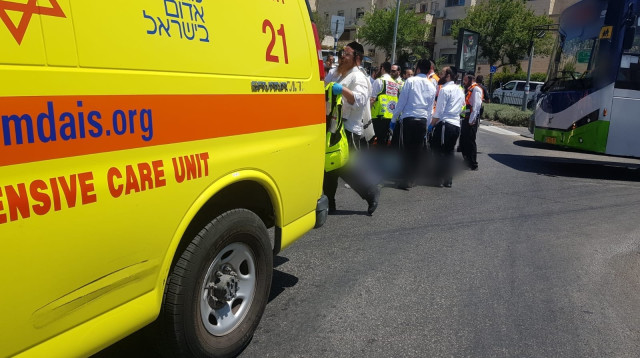 זירת התאונה בביתר עילית  (צילום: תיעוד מבצעי מד"א)