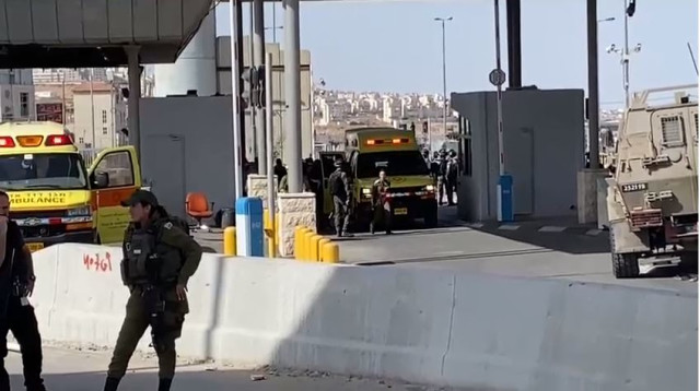 חשד לנסיון פיגוע במעבר קלנדיה (צילום: שלמה מור)