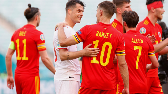 שרדאן שאקירי, גרניט ג'אקה (צילום: Valentin Ogirenko - Pool/Getty Images)