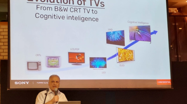 מנכ"ל ישפאר בהשקת הליין של סוני (צילום: יסף עקירב)