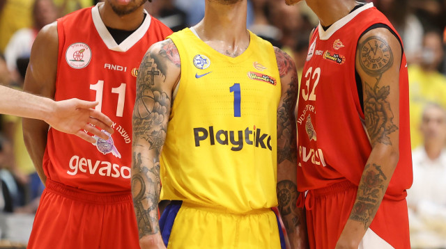 סקוטי ווילבקין, ג'ו תומאסון, אייזיה קאזינס (צילום: דני מרון‎)