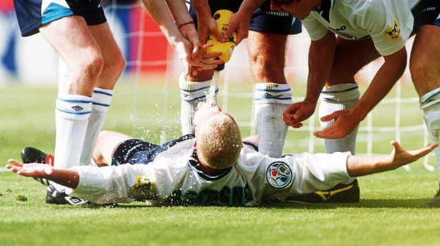 חגיגת "כיסא רופא השיניים" של פול גאסקוין (צילום: Paul Popper/Popperfoto via Getty Images/Getty Imag)