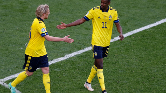 אלכסנדר איסק, אמיל פורסברג (צילום: ANTON VAGANOV/POOL/AFP via Getty Images)