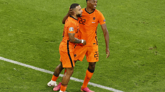 דנזל דומפריס, ממפיס דפאי (צילום: Koen van Weel - Pool/Getty Images)