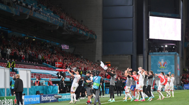 שחקני נבחרת דנמרק (צילום: STUART FRANKLIN/POOL/AFP via Getty Images)