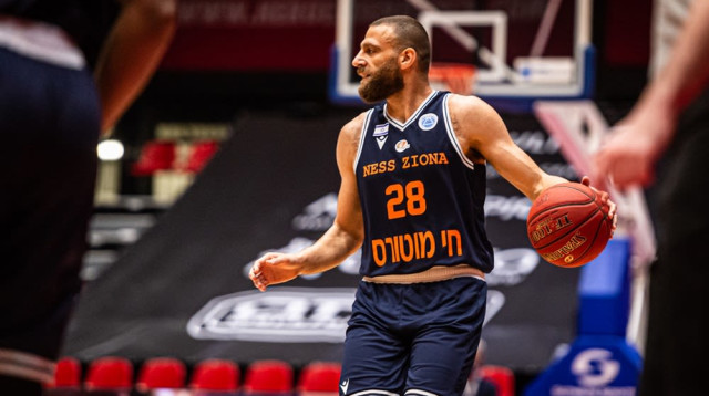 רביב לימונד (צילום: FIBA)