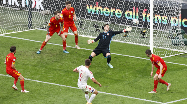 יואקים מיילה כובש (צילום: Koen van Weel - Pool/Getty Images)