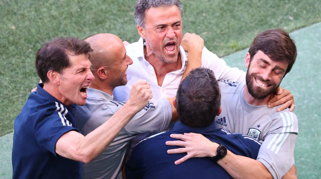 לואיס אנריקה חוגג (צילום: WOLFGANG RATTAY/POOL/AFP via Getty Images)