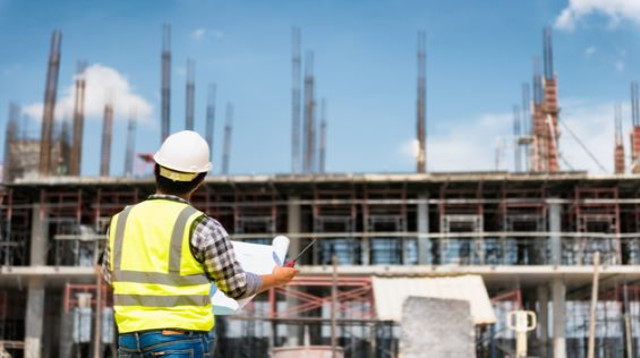 בניין בהקמה (צילום: Shutterstock)