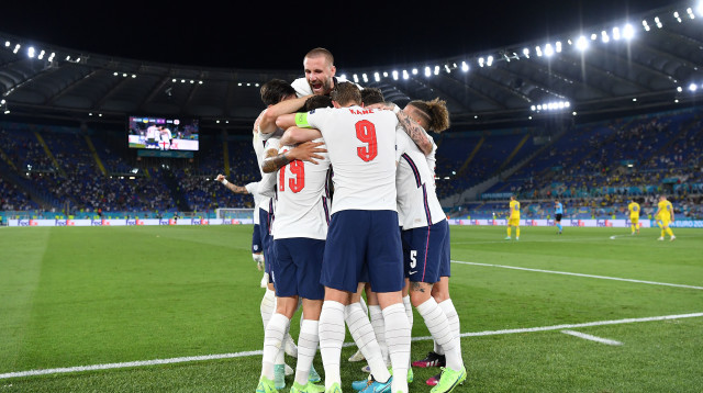 לוק שואו ושחקני נבחרת אנגליה (צילום: Ettore Ferrari - Pool/Getty Images)