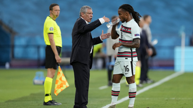 רנאטו סאנצ'ס, פרננדו סנטוס (צילום: Thanassis Stavrakis - Pool/UEFA via Getty Images)