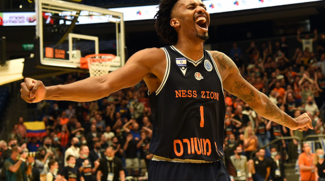 בריאן אנגולה (צילום: ברני ארדוב)