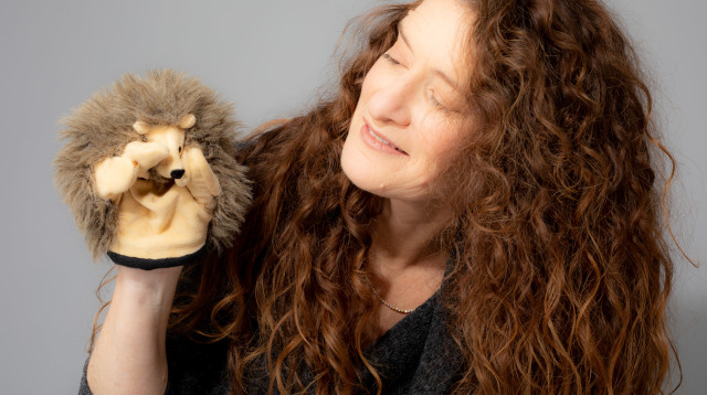 עדנה אתרוג- קלינאית תקשורת בתחום הטיפול בילדים ונוער מהמובילות בישראל (צילום: עדנה אתרוג)