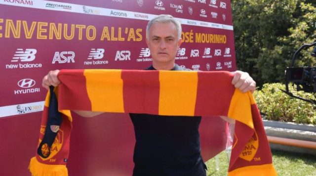 ז'וזה מוריניו (צילום: האתר הרשמי של רומא)