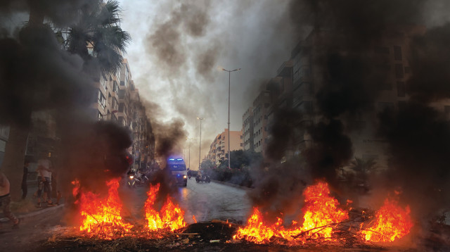 להבות בביירות, לבנון (צילום: רויטרס)