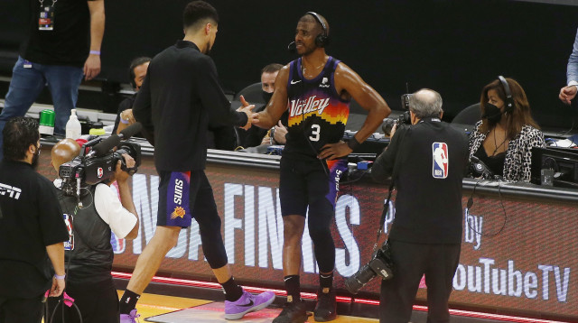 כריס פול ודווין בוקר (צילום: Ralph Freso/Getty Images)