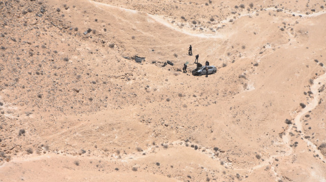 הרכב שאיבד שליטה באזור שדה בוקר (צילום: דוברות המשטרה)