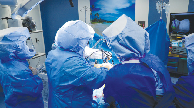 ניתוח, אילוסטרציה (צילום: רויטרס)