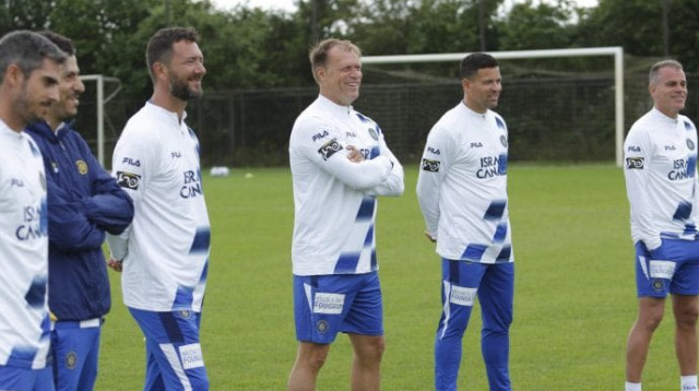 פטריק ואן לוון עם צוותו (צילום: )