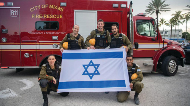 צוות החילוץ הישראלי שטס להריסות במיאמי (צילום: דובר צה"ל)
