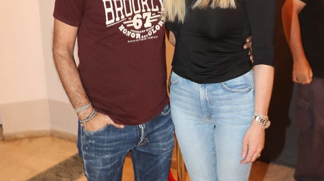 שמעון בוסקילה ובת הזוג (צילום: ניר פקין, באדיבות וואלה!)