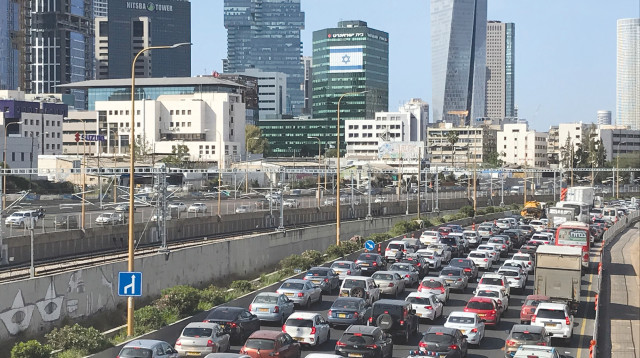 פקקים באיילון (צילום: אבשלום ששוני)