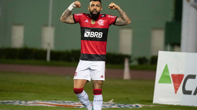 גביגול חוגג (צילום: הטוויטר הרשמי של פלמנגו)