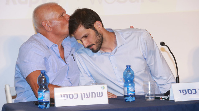 שמעון כספי, עומרי כספי (צילום: קובי אליהו)