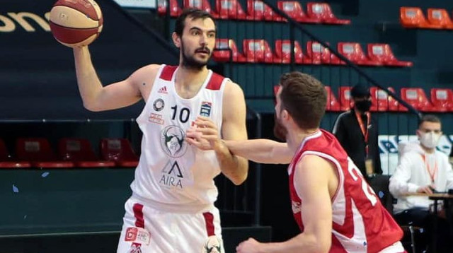 אנטון שוטבין (צילום: אתר רשמי)