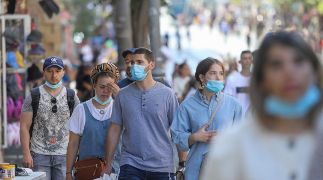 אנשים עם מסיכות, ארכיון ׁׁ(למצולמים אין קשר לנאמר בכתבה) (צילום: מארק ישראל סלם)