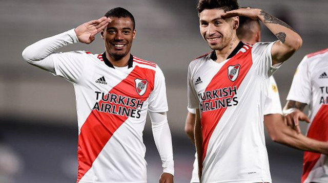 שחקני ריבר פלייט חוגגים (צילום: Marcelo Endelli / Stringer)