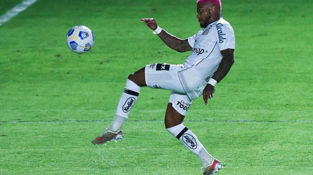 מריניו (צילום: Alexandre Schneider / Stringer)