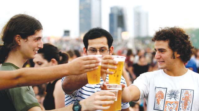 אין על בירה (צילום: נתי שוחט, פלאש 90)