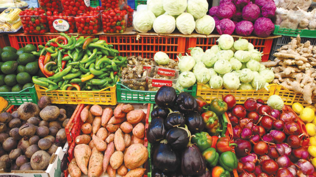 דוכן פירות וירקות  (צילום: אדיר סולטן פלאש 90)