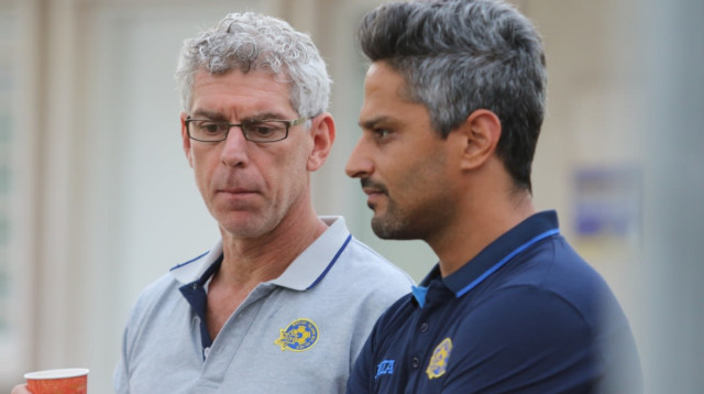 ברק יצחקי ומיץ' גולדהאר (צילום: מכבי תל אביב)