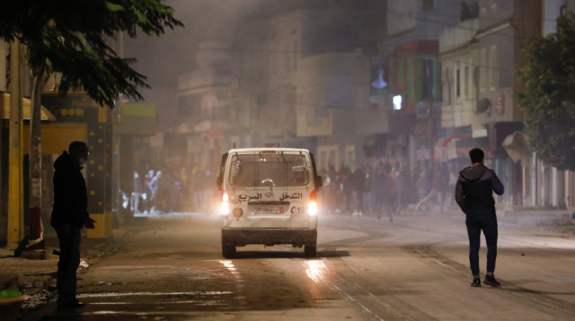 עימותים בתוניסיה  (צילום: REUTERS/Zoubeir Souissi)