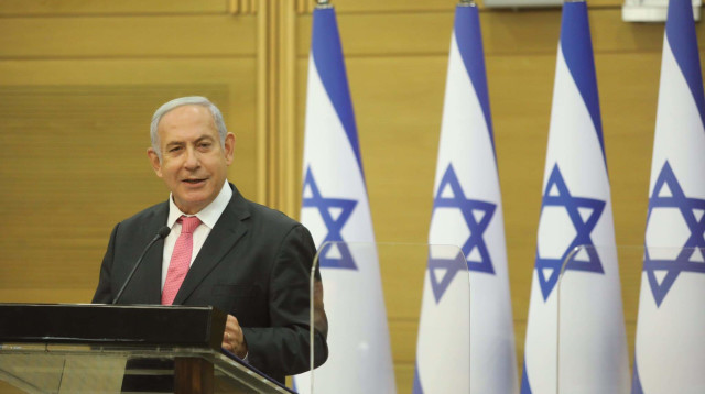 נתניהו בישיבת סיעת הליכוד (צילום: מרק ישראל סלם)