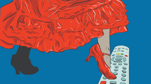 רקדנית טנגו לוחצת על השלט (צילום: אורי פינק)