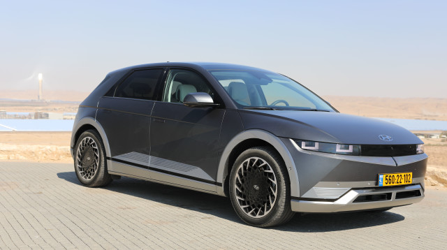 יונדאי איוניק 5 (צילום: תומר פדר)