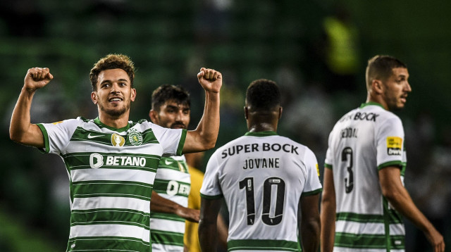 שחקני ספורטינג ליסבון חוגגים (צילום: PATRICIA DE MELO MOREIRA/AFP via Getty Images)