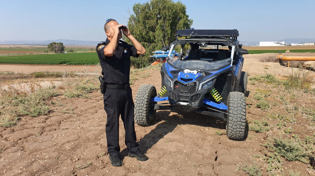 חיפושים (צילום: דוברות המשטרה)