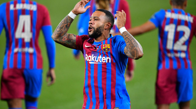 ממפיס דפאי (צילום: PAU BARRENA/AFP via Getty Images)