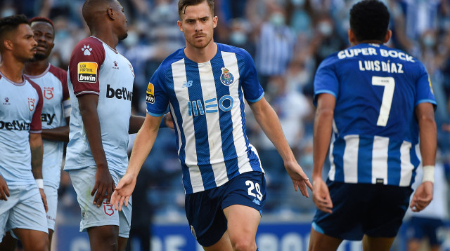 טוני מרטינס חוגג (צילום: MIGUEL RIOPA/AFP via Getty Images)