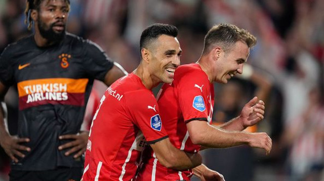 ערן זהבי חוגג עם מריו גצה (צילום: Photo Prestige/Soccrates/Getty Images)