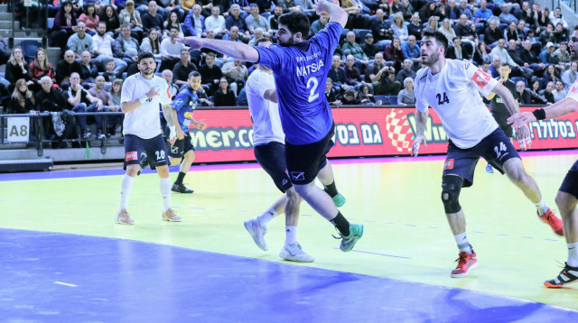 שניר נציה במדי נבחרת ישראל (צילום: הדר ואן קולא, איגוד הכדוריד)