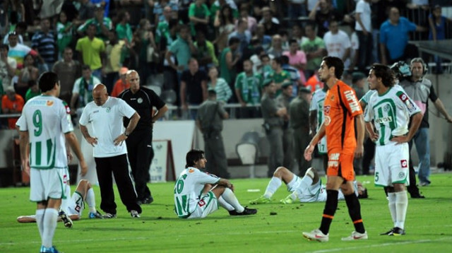 איציק עזוז, אייל גולסה, ליאור רפאלוב (צילום: ברני ארדוב, וואלה! ספורט)